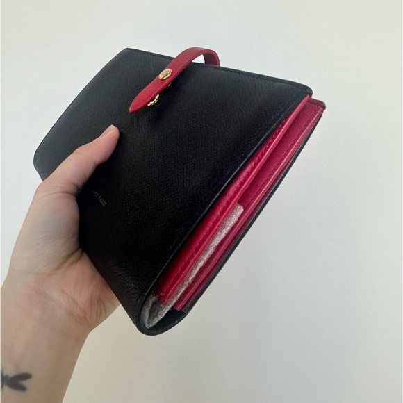 Grained Shiny Calfskin Large Multifunction Strap Wallet - Picture 10 of 11